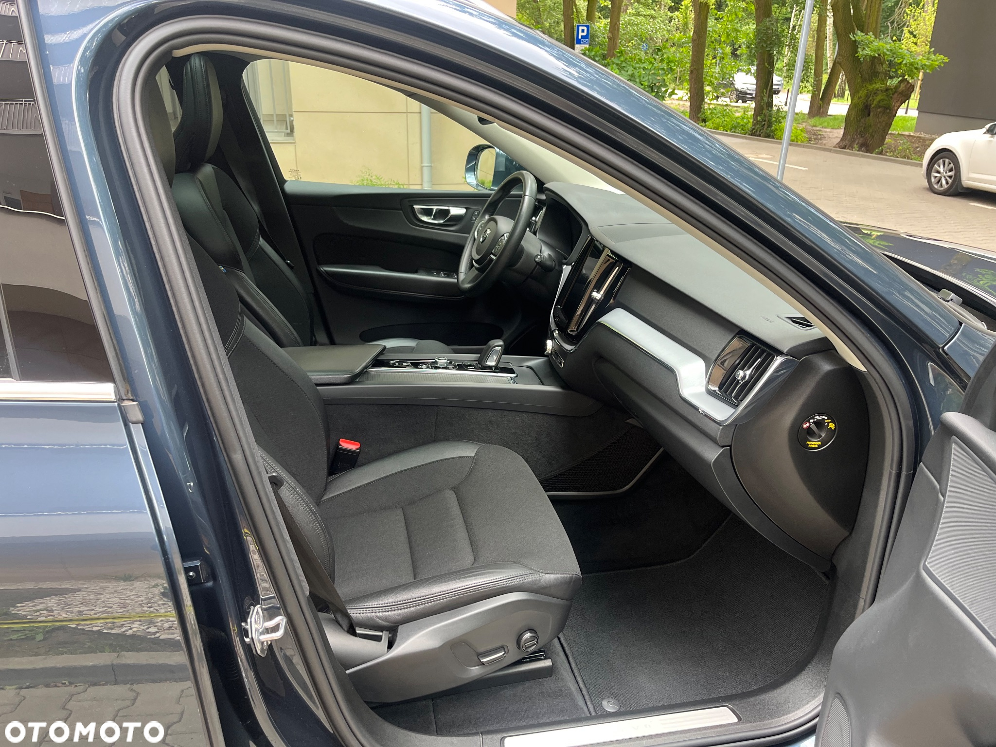 Volvo XC 60 D4 AWD Momentum - 8