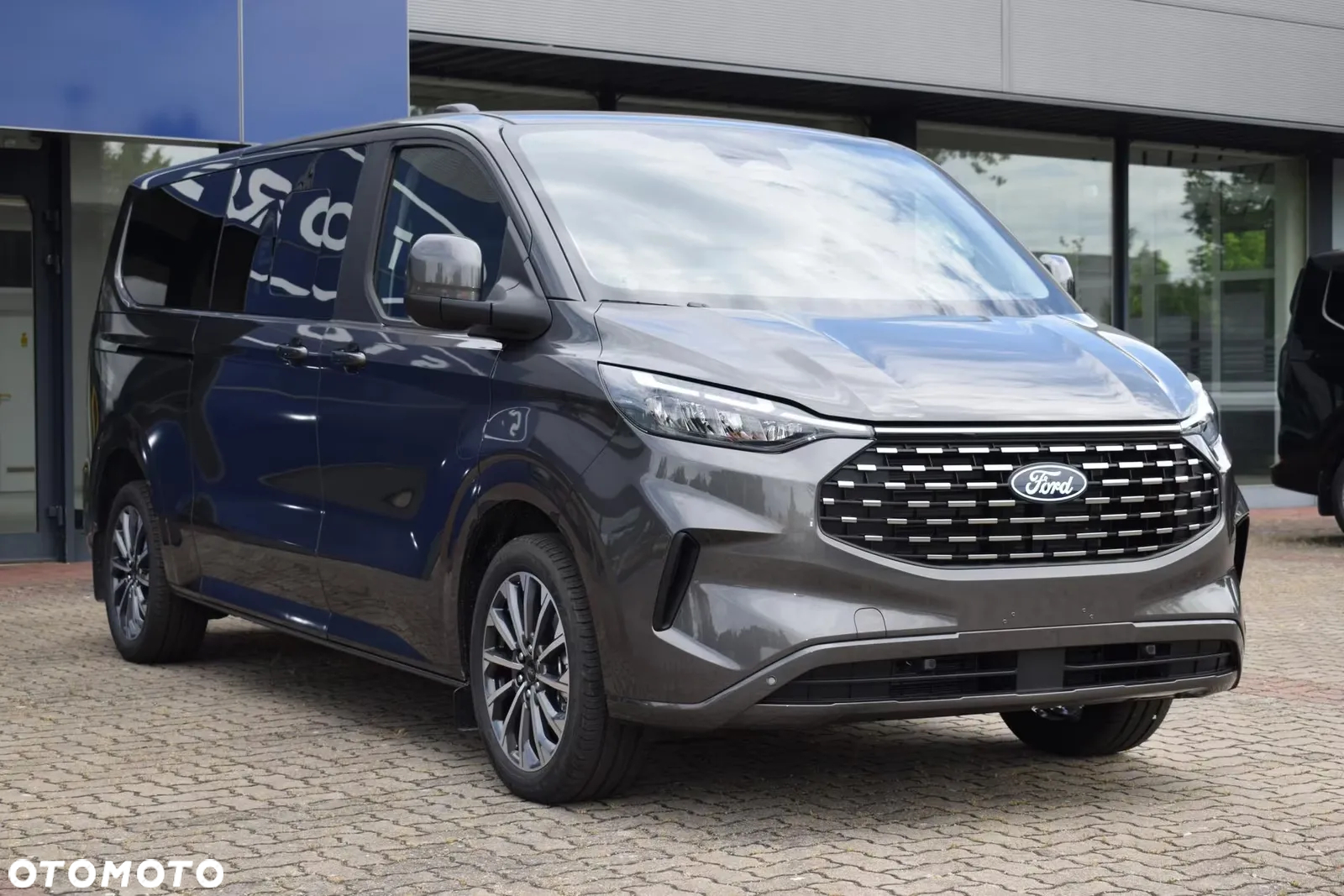 Ford Tourneo Custom 2.0 EcoBlue 320 L2 Titanium - 2