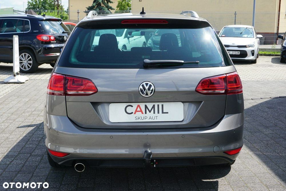 Volkswagen Golf - 6