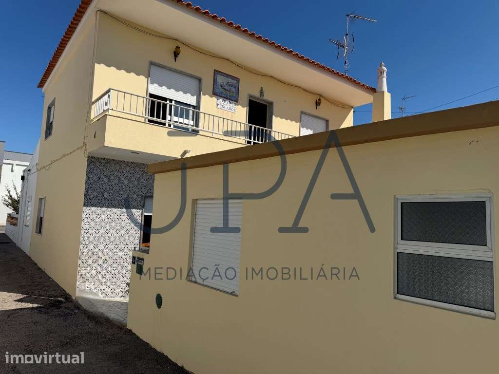 Moradia Independente a 600 Metros da Praia - Grande imagem: 3/44