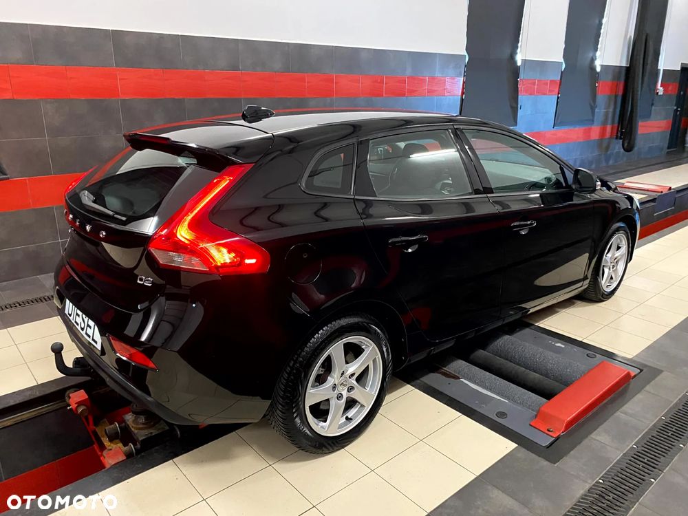 Volvo V40 D2 Drive-E R-Design Momentum - 9