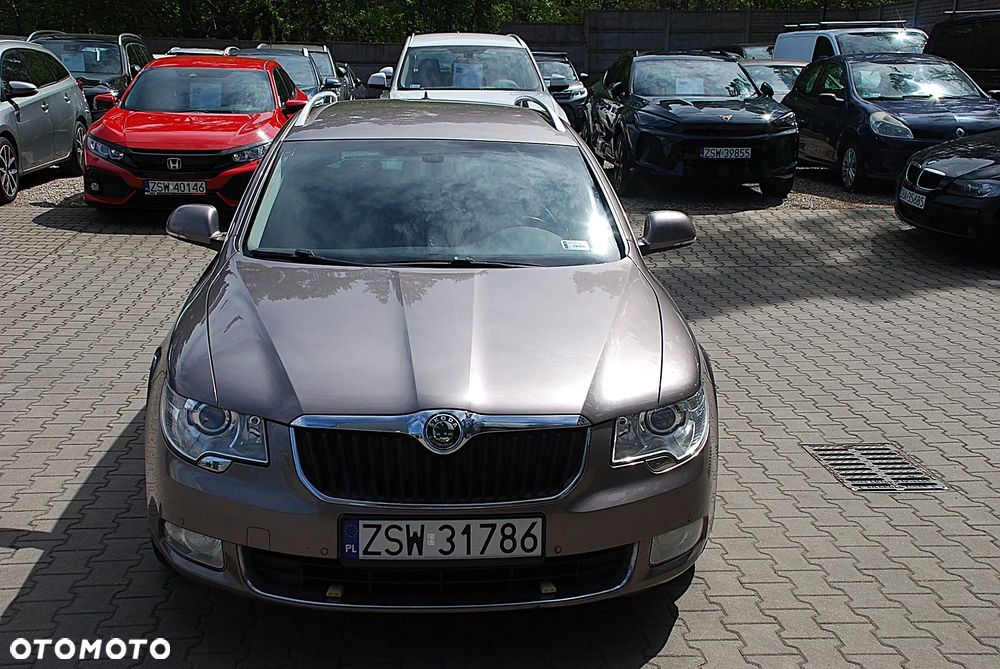 Skoda Superb 2.0 TDI Green tec DSG Elegance - 8