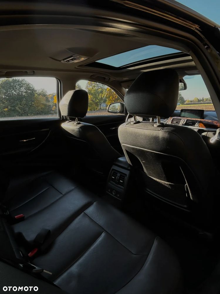 BMW Seria 3 328i xDrive Luxury Line - 14