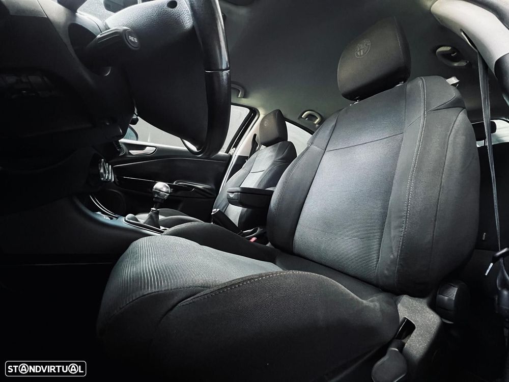 Alfa Romeo Giulietta 1.6 JTDM Distinctive - 32