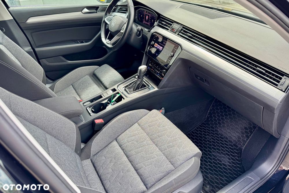 Volkswagen Passat 2.0 TDI SCR DSG Business - 14