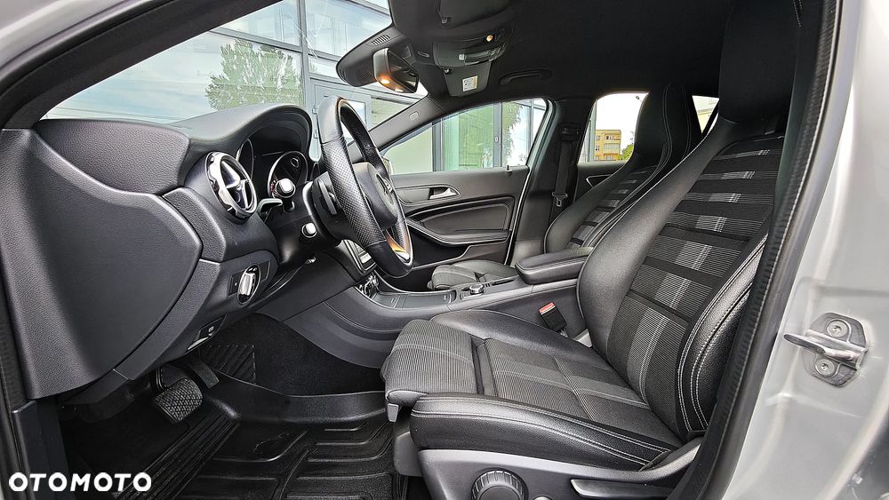 Mercedes-Benz GLA 220 d 4-Matic AMG Line - 15