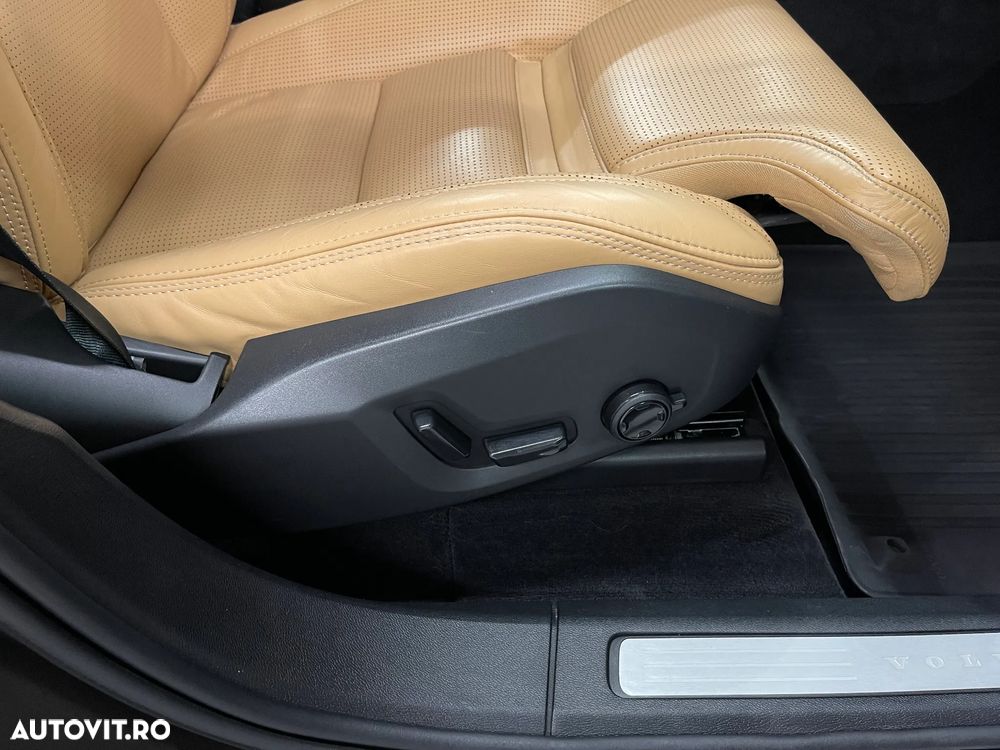 Volvo XC 60 B5 MHEV AT8 AWD Inscription - 27