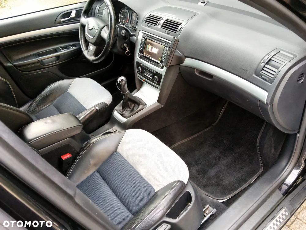 Skoda Octavia 2.0 TDI RS - 14