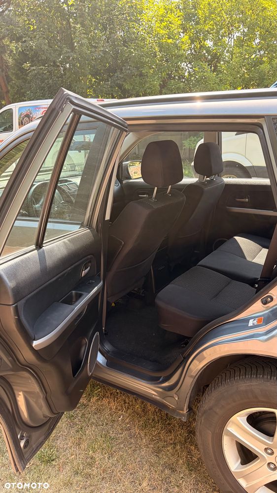 Suzuki Grand Vitara 2.0 - 10