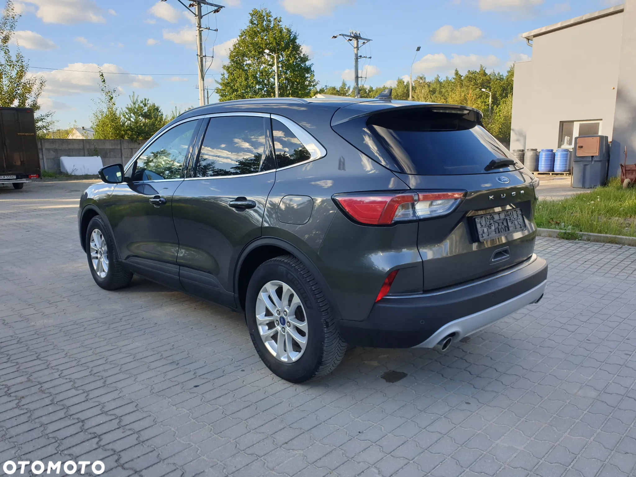 Ford Kuga 1.5 EcoBoost TITANIUM - 2