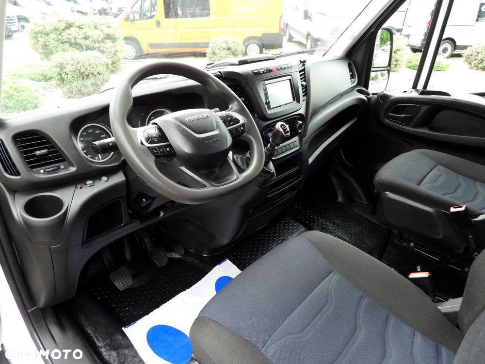 Iveco DAILY 35C16 WYWROTKA PODWÓJNA KABINA DOKA 6 MIEJSC TEMPOMAT NAWIGACJA BLIŹNIACZE KOŁA KLIMATYZACJA HDS - 3