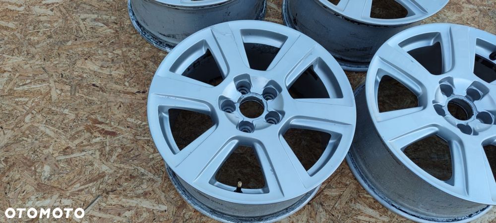 FELGA FELGI AUDI A4 A5 Q5 8J R17 ET39 8R0601025 - 4