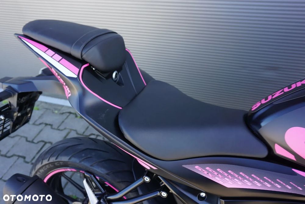 Suzuki GSX - 6