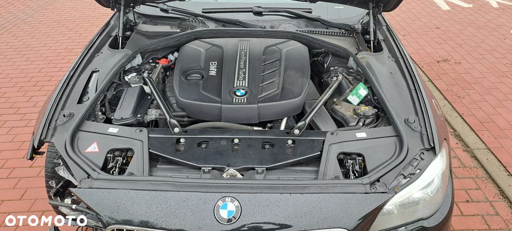 BMW Seria 5 525d xDrive Touring Sport-Aut - 9