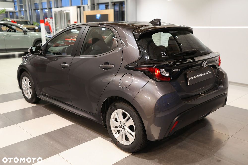 Toyota Yaris - 4
