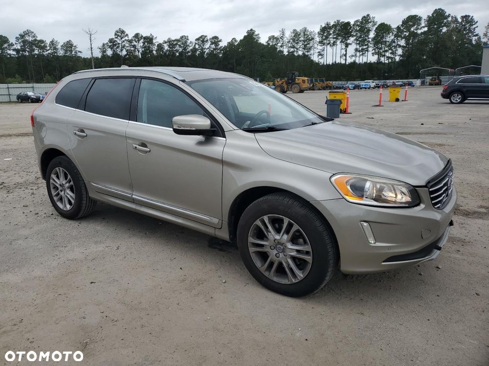 Volvo XC 60 T5 Drive-E R-Design Momentum - 2