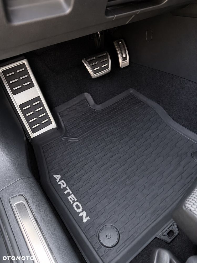 Volkswagen Arteon 2.0 TSI Essence DSG - 12