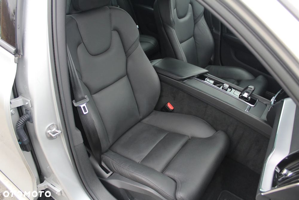 Volvo V60 Cross Country B4 D AWD Geartronic - 26