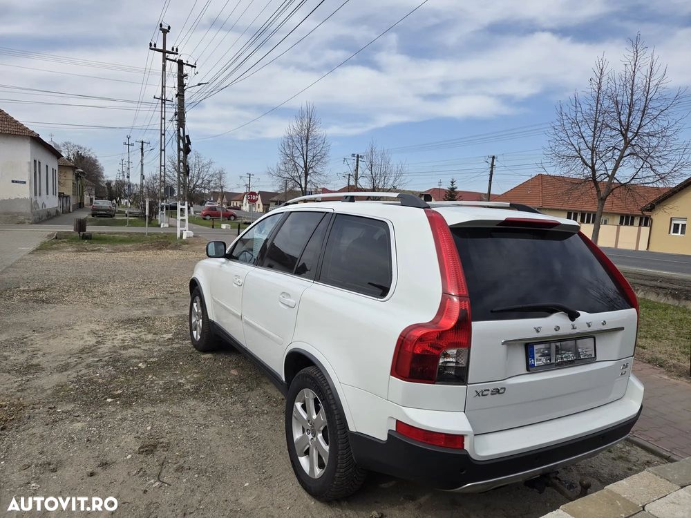 Volvo XC 90 D5 AWD Geartronic Momentum - 4