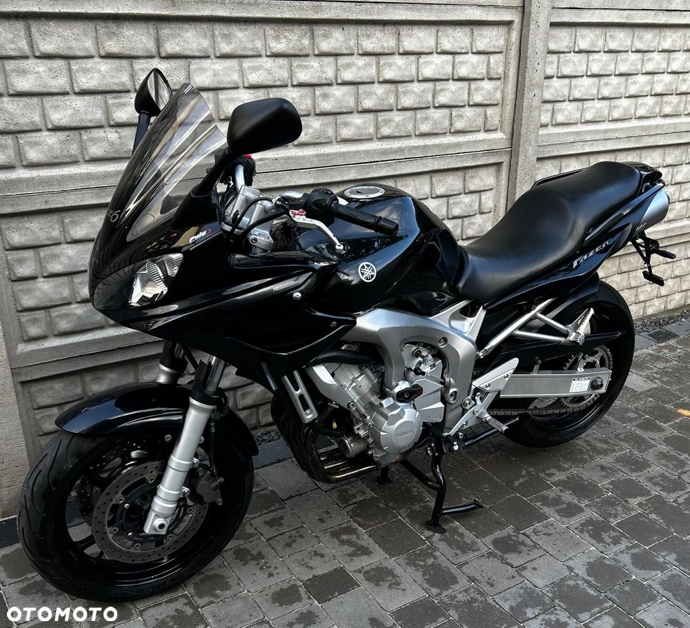Yamaha FZS - 18