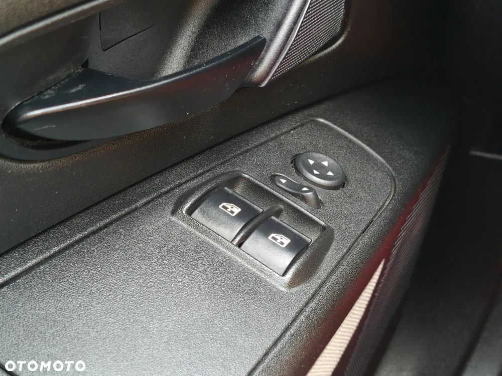 Fiat Linea 1.4 T-Jet 16V Dynamic - 21