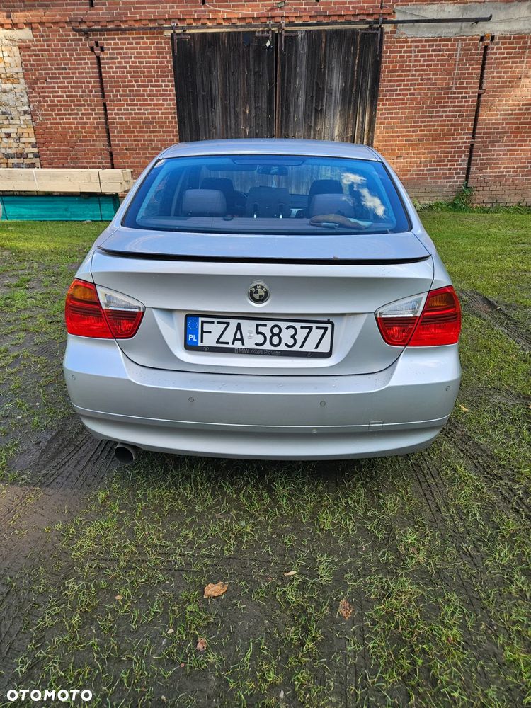 BMW Seria 3 318i - 3