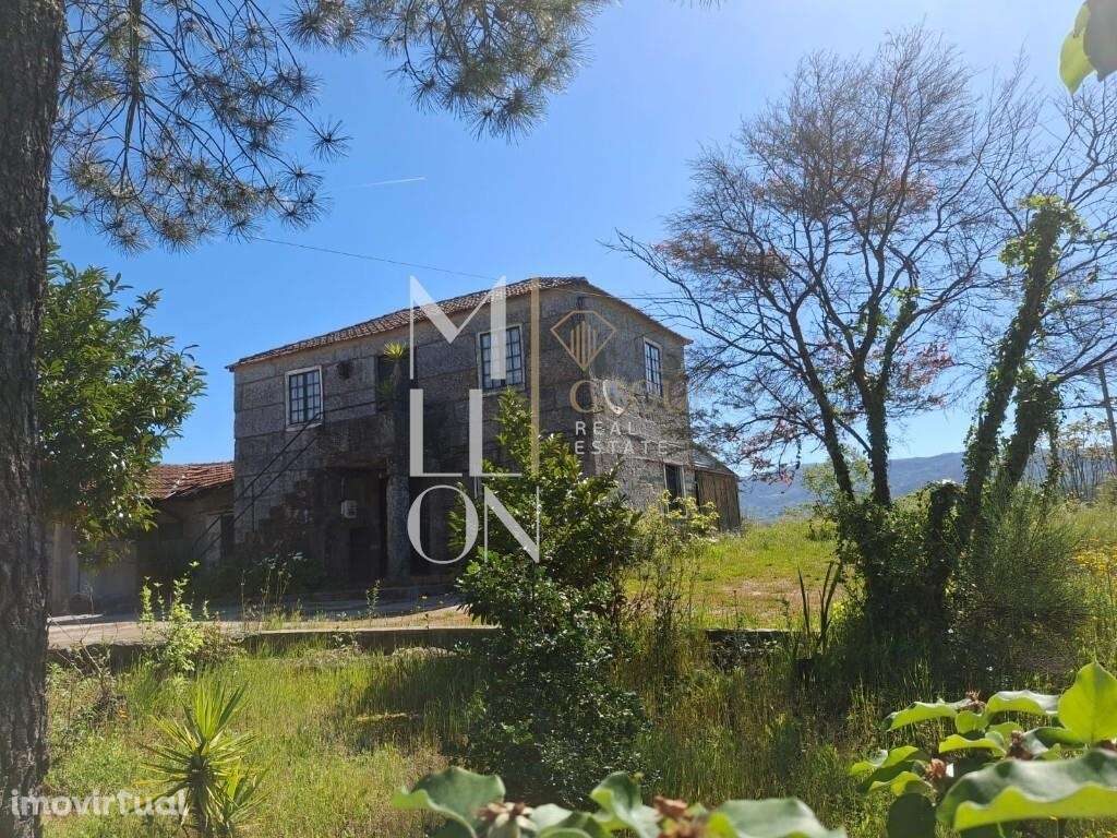 Casa de áreas generosas composta por 4 quartos - Grande imagem: 3/8