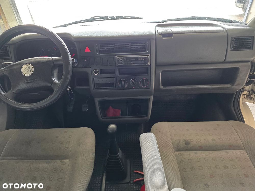 Volkswagen Transporter - 11