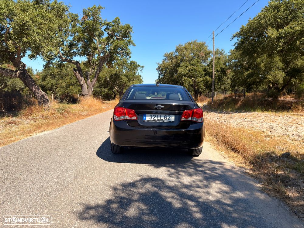 Chevrolet Cruze 1.6 LS - 6