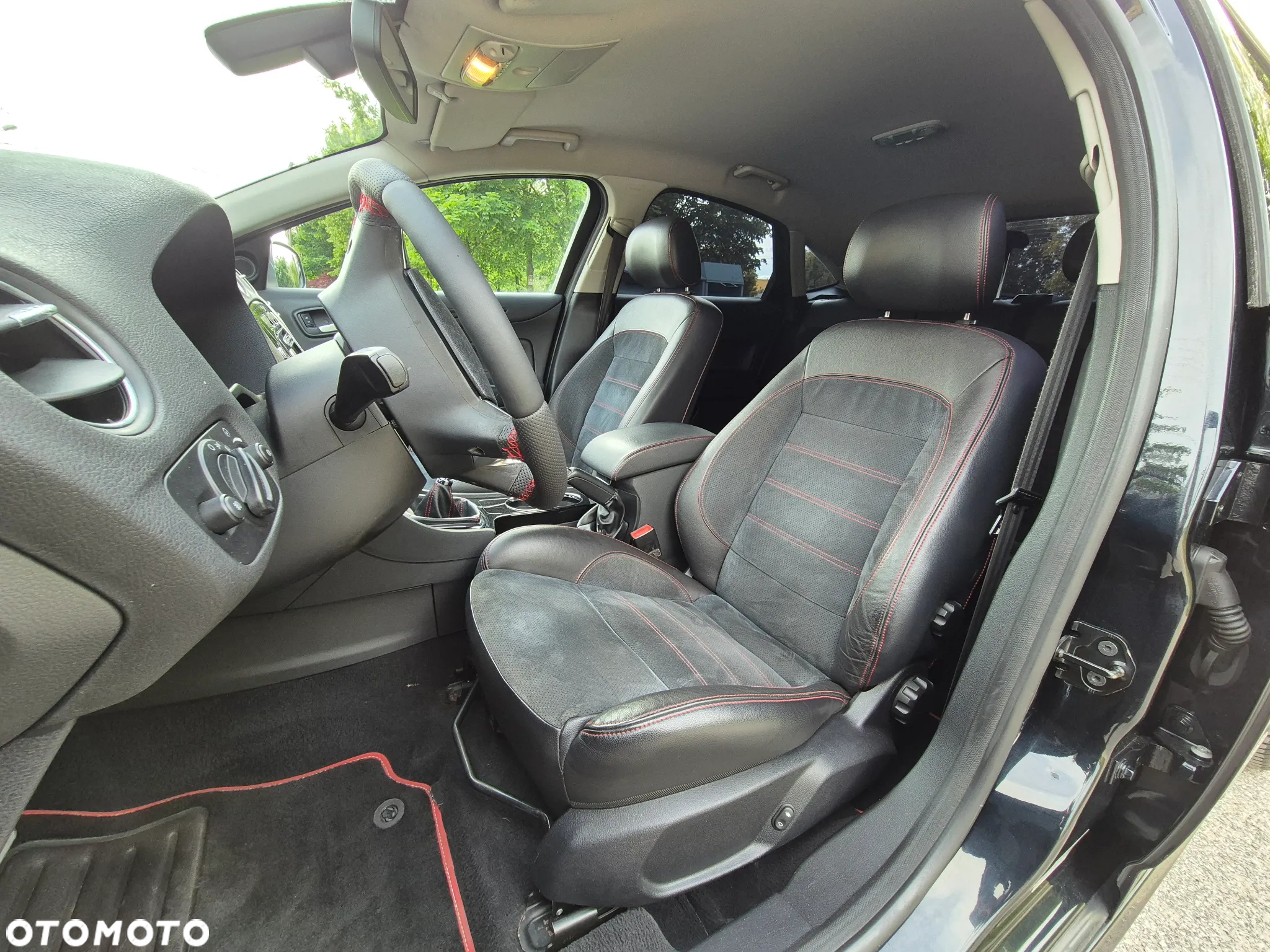 Ford Mondeo 2.5 Titanium S - 27