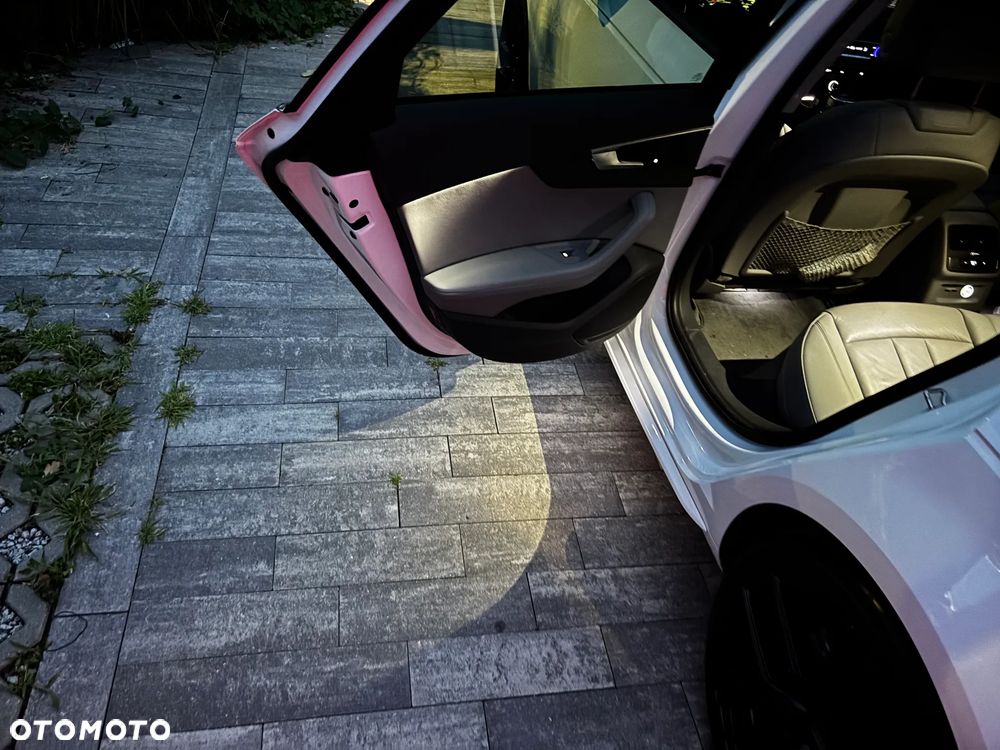 Audi A4 Limousine 40 TFSI S tronic design - 18