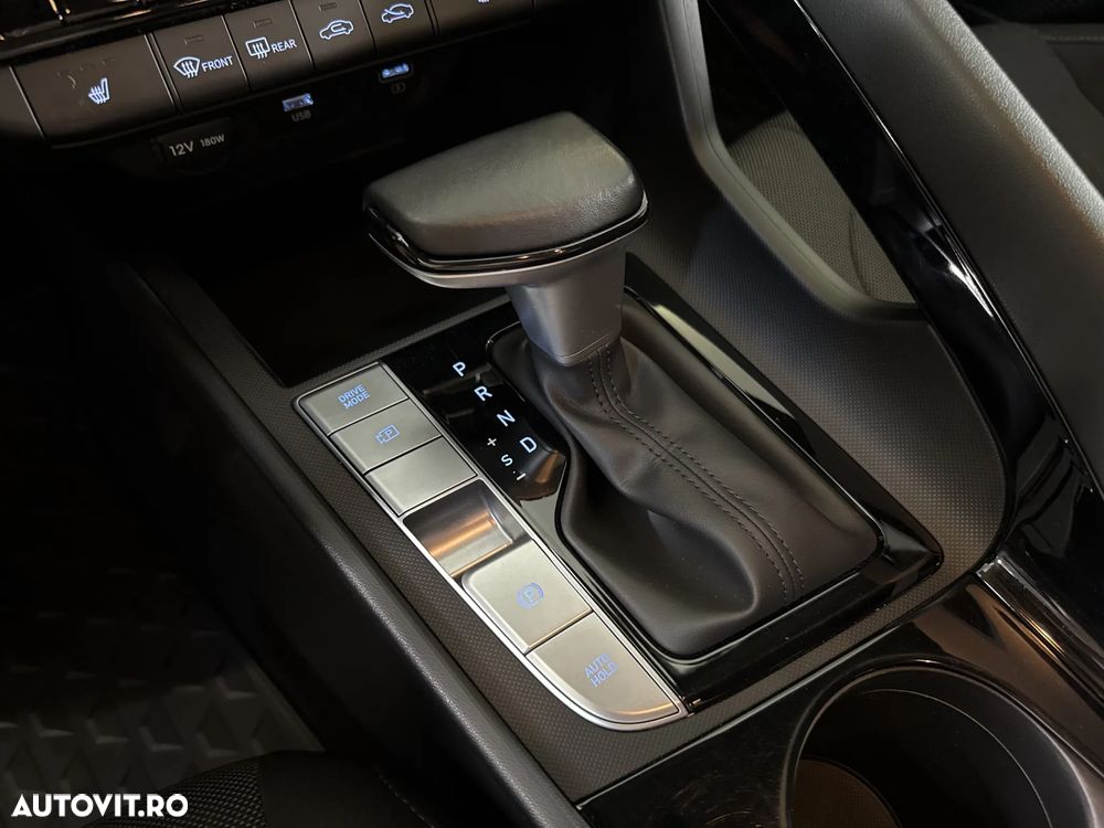 Hyundai Elantra - 18