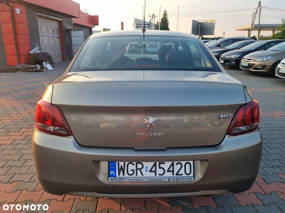 Peugeot 301 - 4