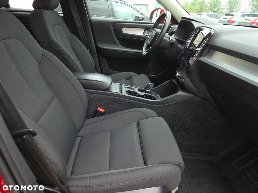 Volvo XC 40 T3 Momentum Pro - 11