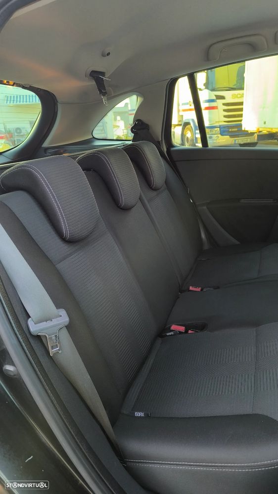 Renault Clio Sport Tourer - 43