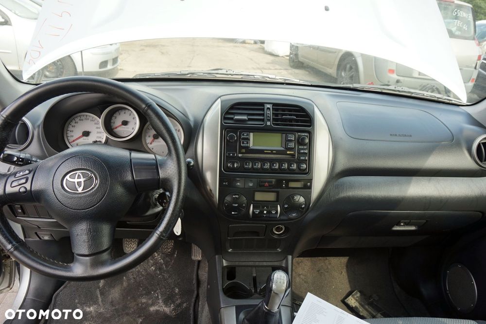 TOYOTA RAV4 II LIFT 5D 2005 1D4 2.0 16V 1AZ-FE 150KM E352F SREBRNY na części - 9