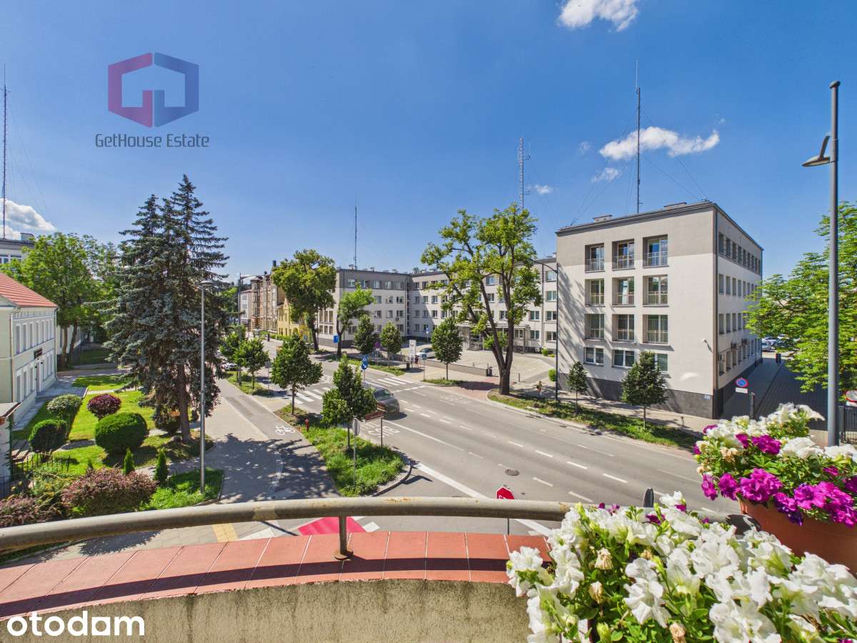 Centrum, 2 balkony, miejsce w hali, 3-stronne