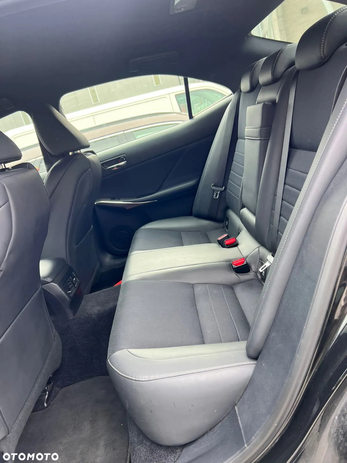 Lexus IS 300h F Sport - 5