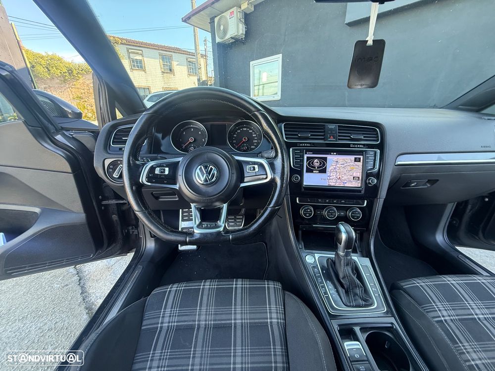 VW Golf 2.0 TDi GTD DSG - 31