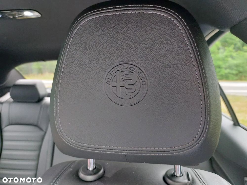 Alfa Romeo Giulia - 9