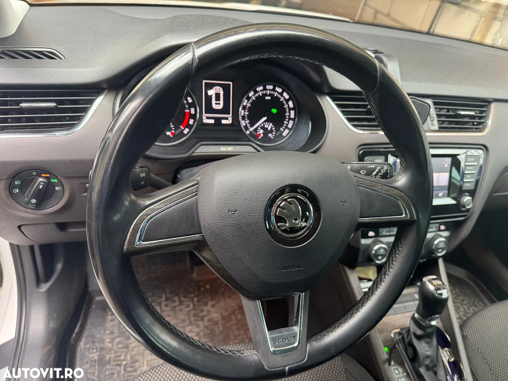 Skoda Octavia 2.0 TDI 4x4 DSG Scout - 7