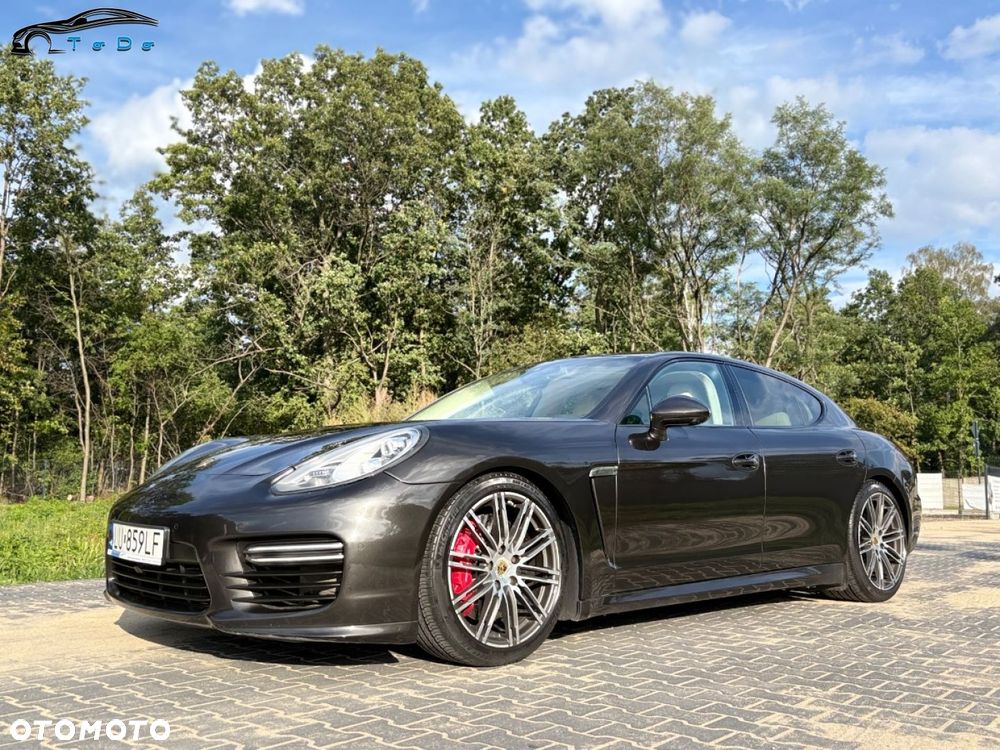 Porsche Panamera GTS PDK - 10