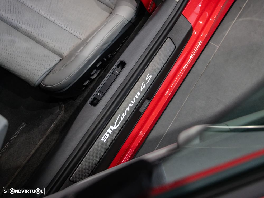 Porsche 911 (992) Carrera 4S PDK - 38