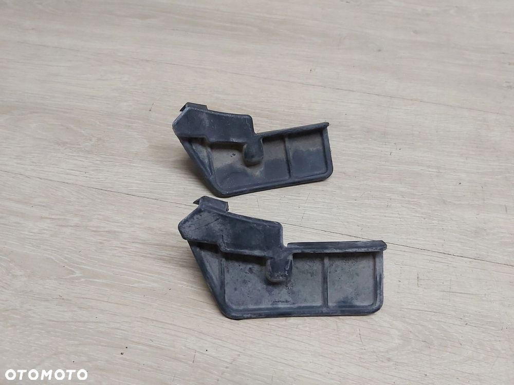 Toyota Corolla E12 chlapacz lewy tył zakończenie progu zaślepka - 2