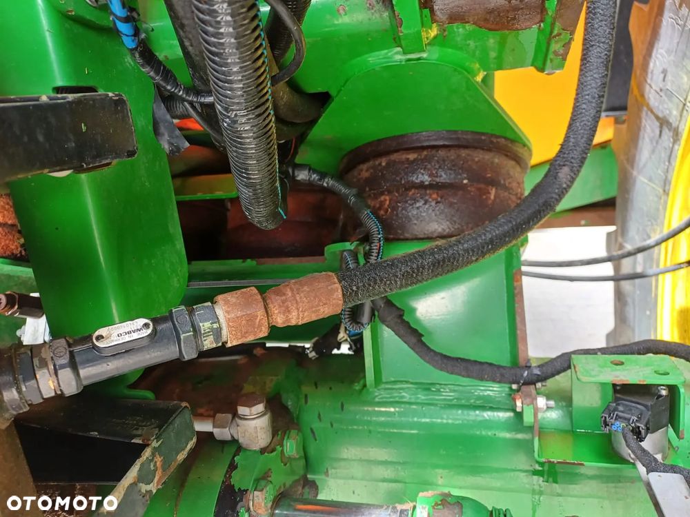 John Deere R962i - 14