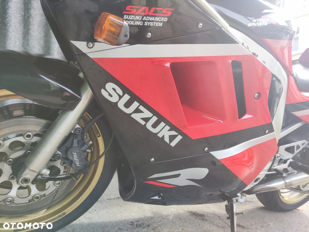 Suzuki GSX-R - 12