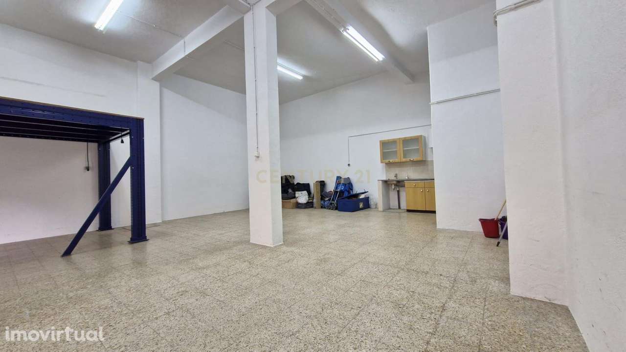 Garagem renovada bem localizada - Grande imagem: 5/13