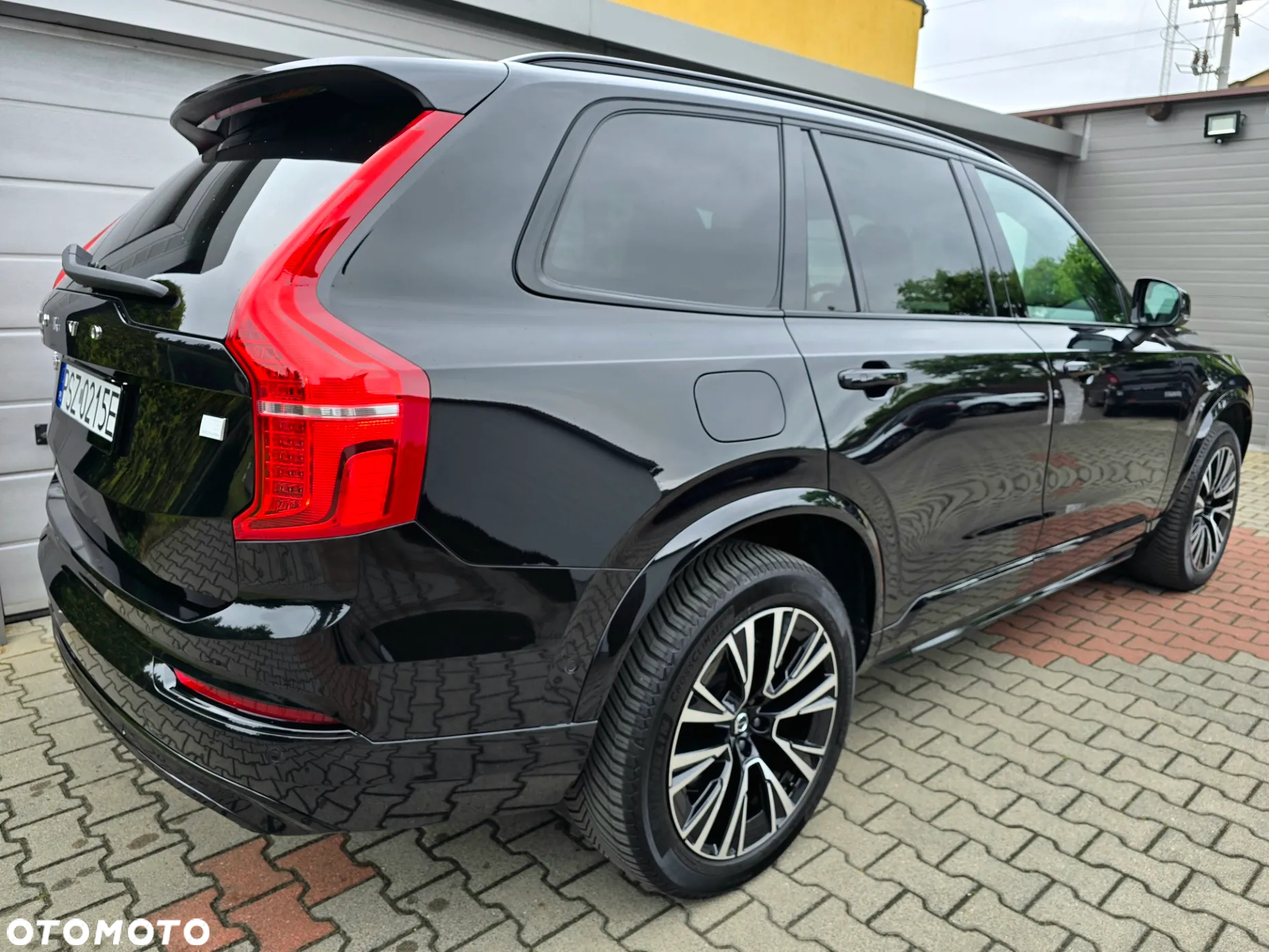 Volvo XC 60 T8 AWD Plug-in Hybrid Plus Dark - 5