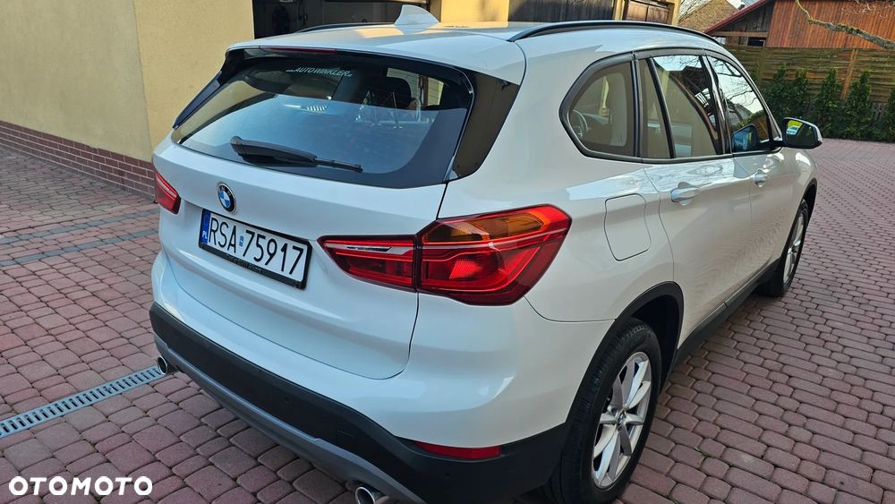 BMW X1 sDrive18d xLine - 25