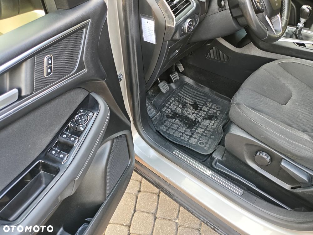 Ford S-Max - 10